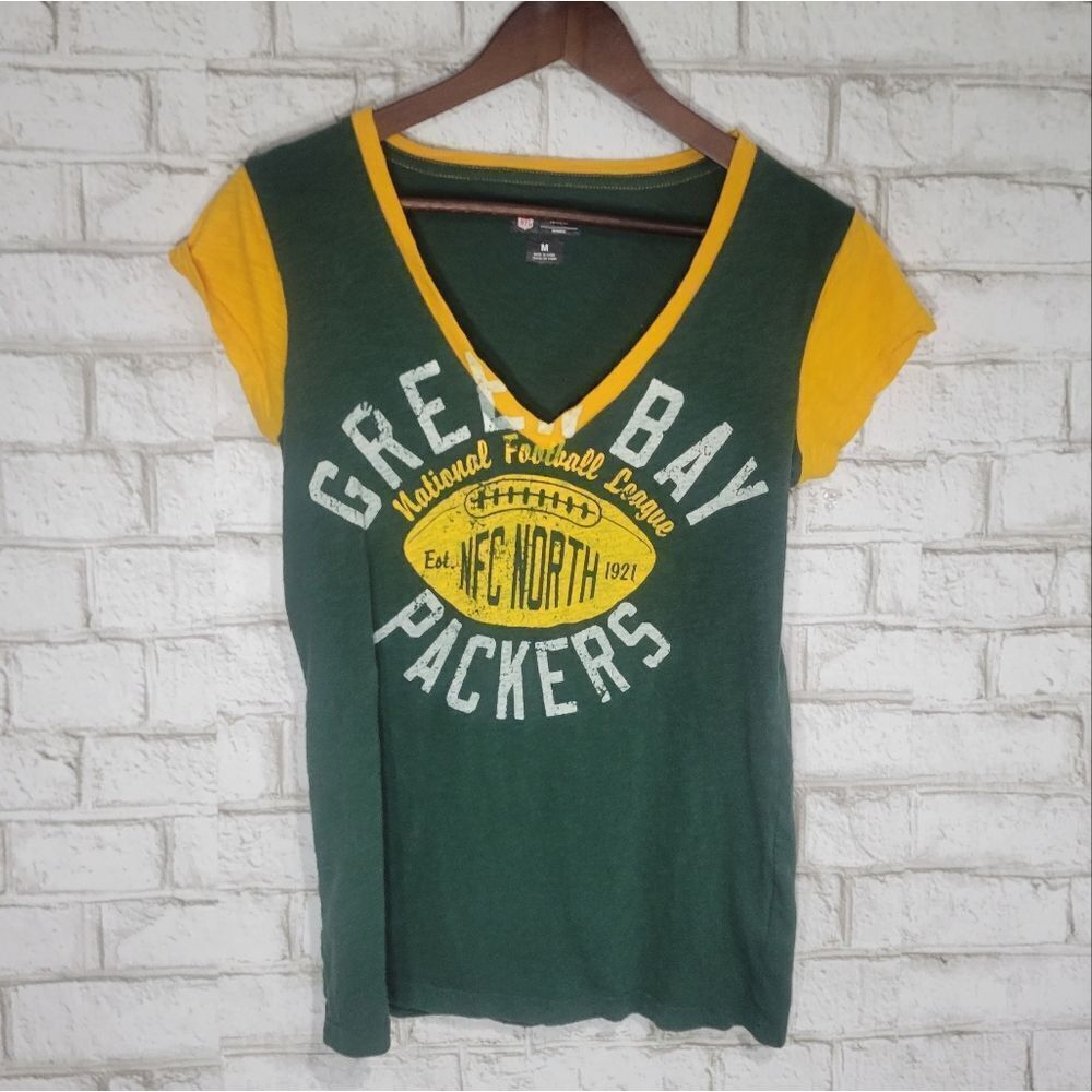 NFL Green Bay Packer v-neck tee